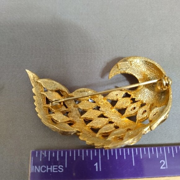 Vintage J.J. Brushed Gold Leaf Shape Pin Brooch with Rhinestones - Picture 3 of 3
